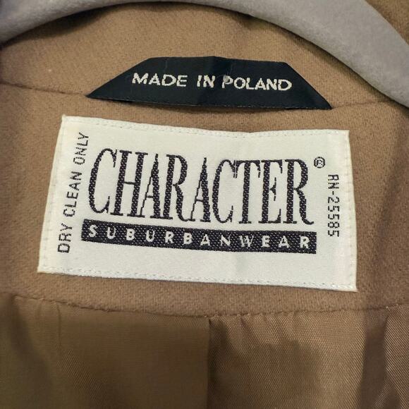 Character SuburbanWear Made in Poland Women's Tan Single Button Blazer Size 10 - Picture 9 of 16